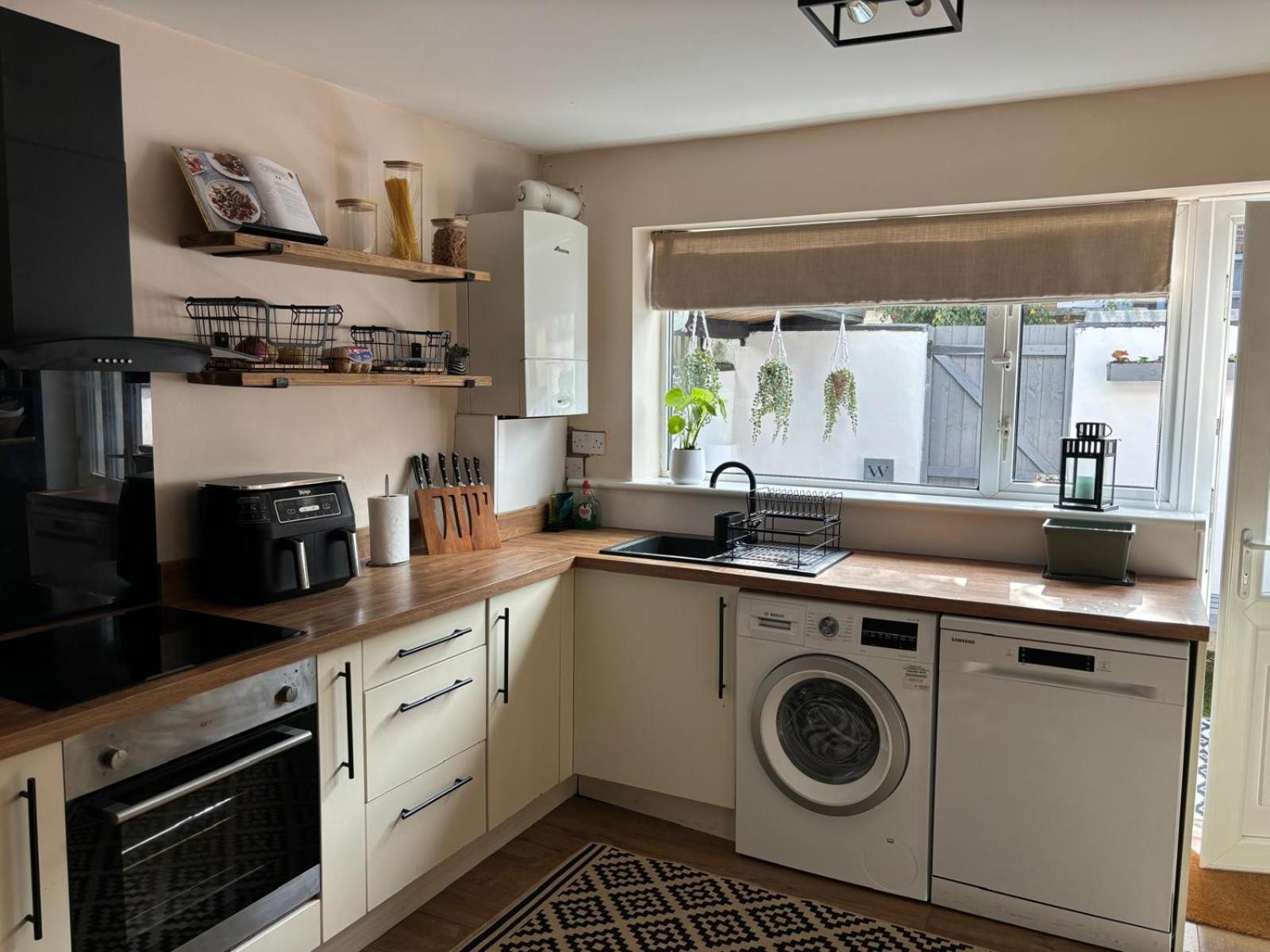 Seychelles Resident Apartment Manchester Ngoại thất bức ảnh