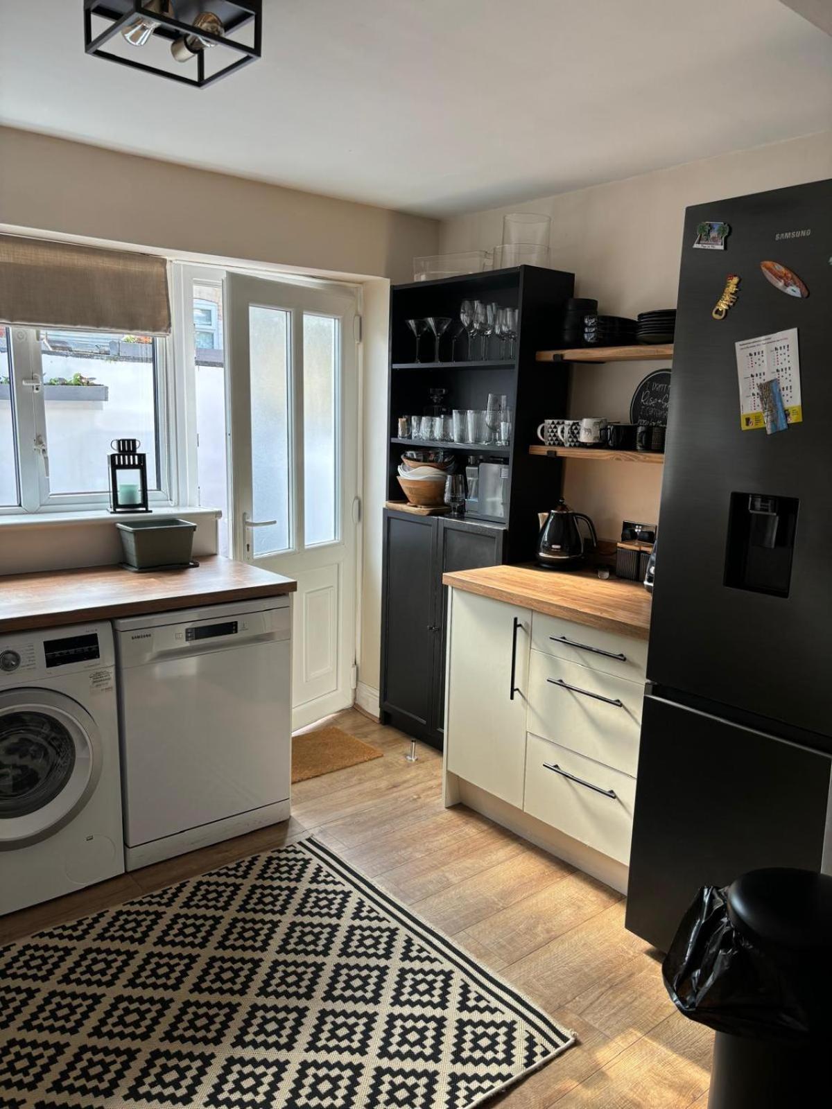 Seychelles Resident Apartment Manchester Ngoại thất bức ảnh