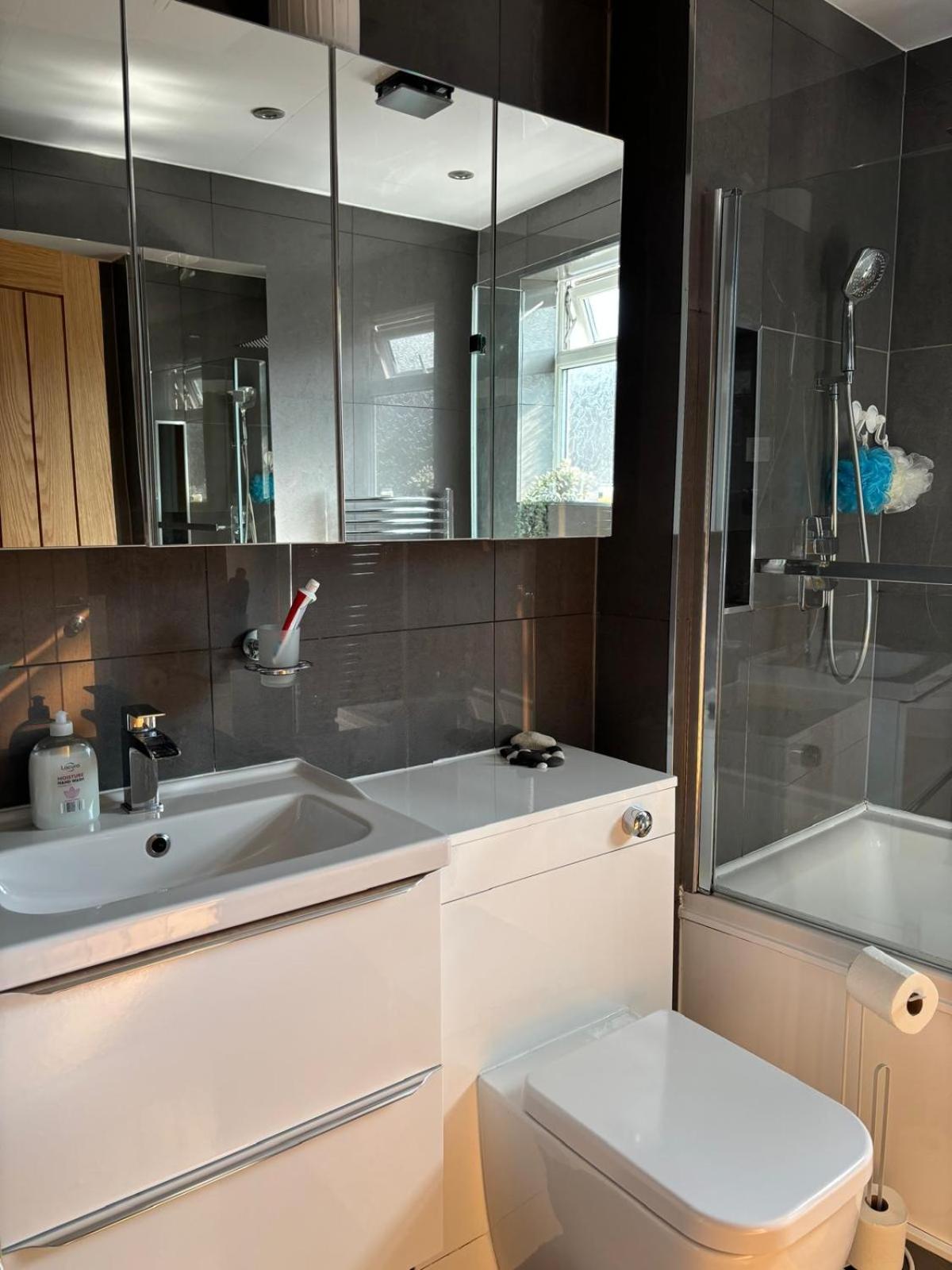 Seychelles Resident Apartment Manchester Ngoại thất bức ảnh